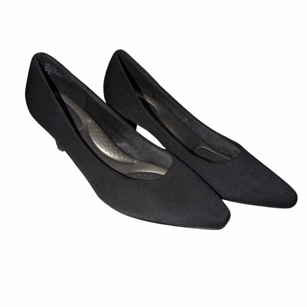 Elegant Black Coach and Four Women's Pumps